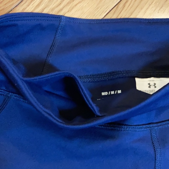 NWT! Under Armour navy cropped athletic pants - Picture 3 of 4